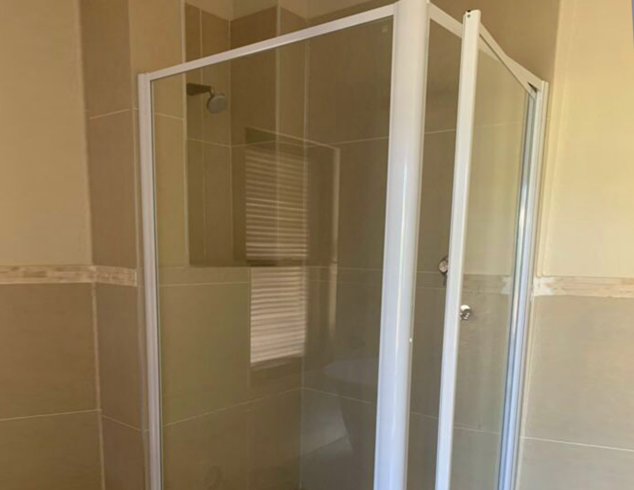 Aluminium & Glass Centre Shower Doors