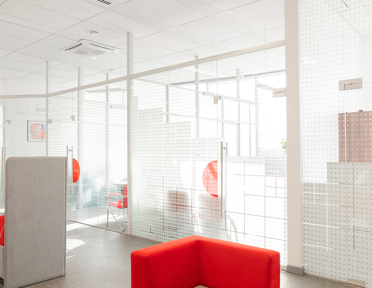 Aluminium & Glass Centre Partitioning